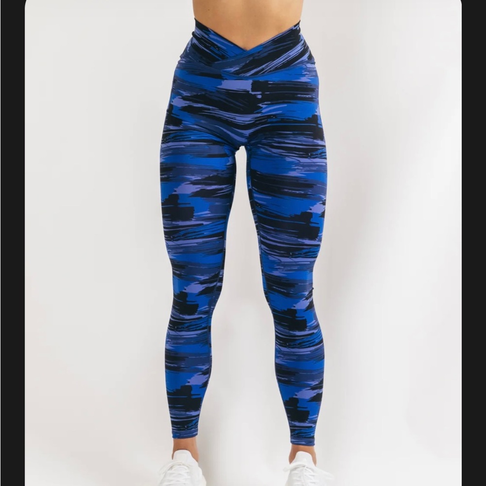 Surface power legging